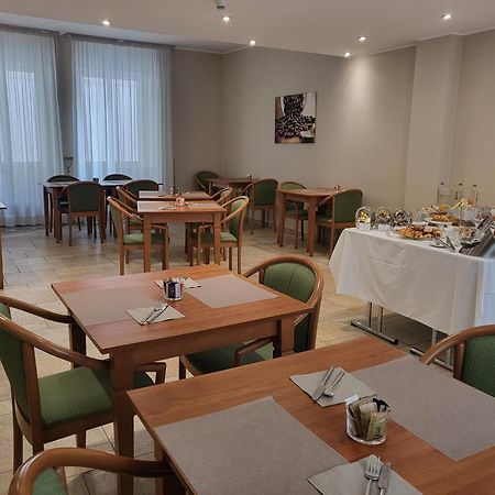Hotel Lux Алессандрия Экстерьер фото