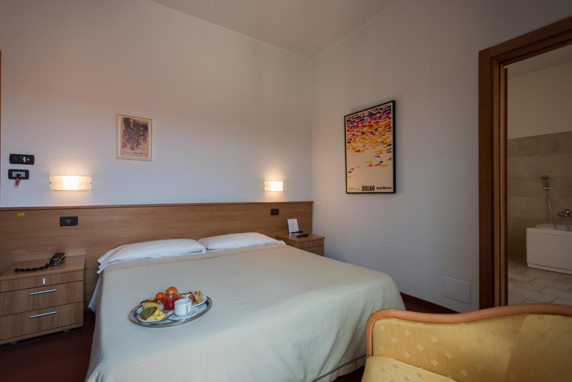 Hotel Lux Алессандрия Экстерьер фото
