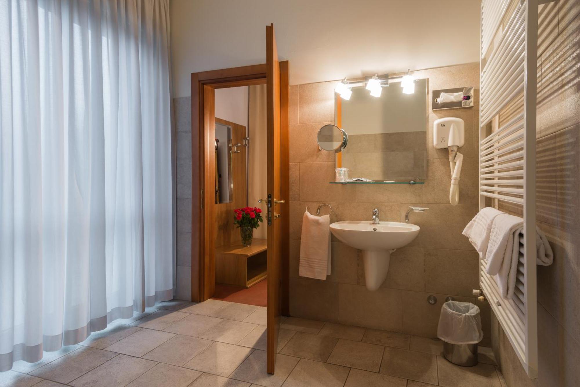 Hotel Lux Алессандрия Экстерьер фото