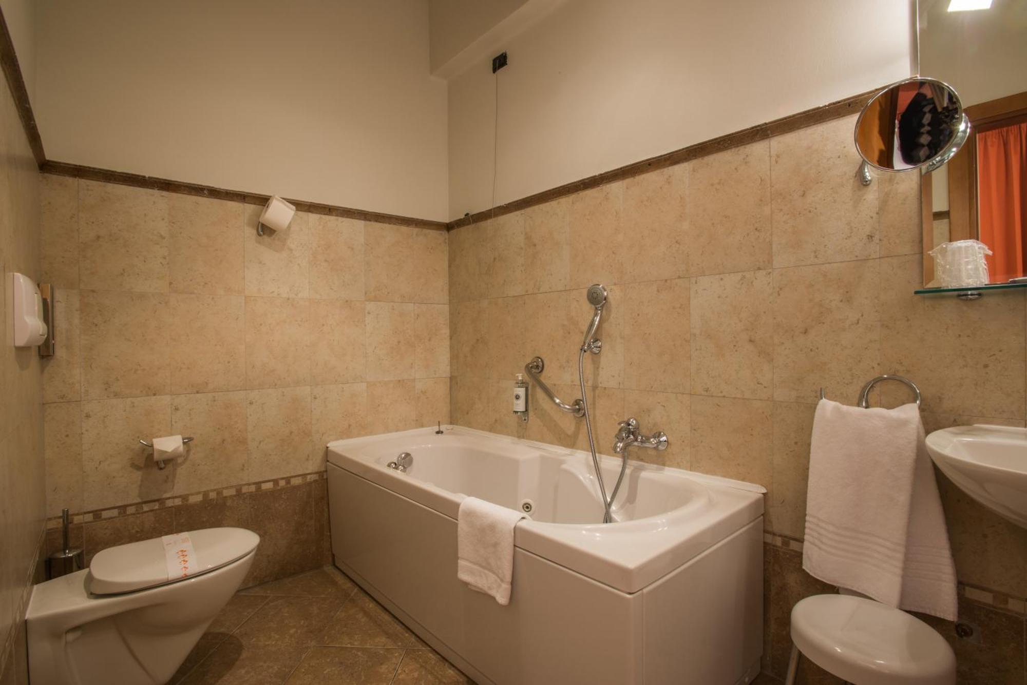 Hotel Lux Алессандрия Экстерьер фото