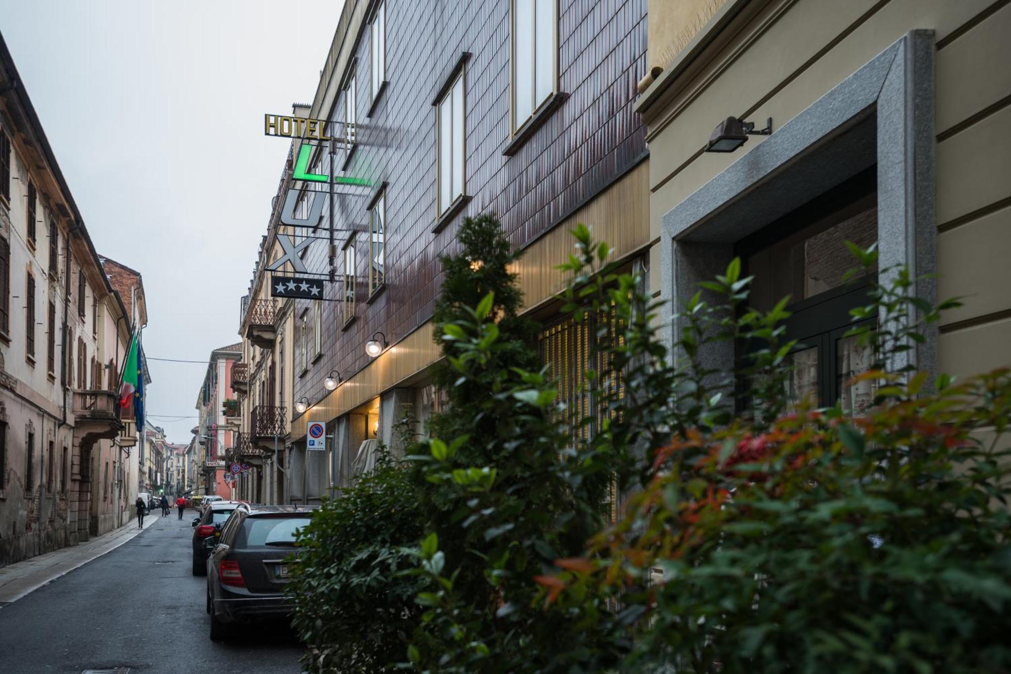 Hotel Lux Алессандрия Экстерьер фото