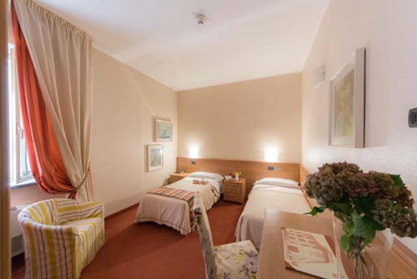 Hotel Lux Алессандрия Экстерьер фото