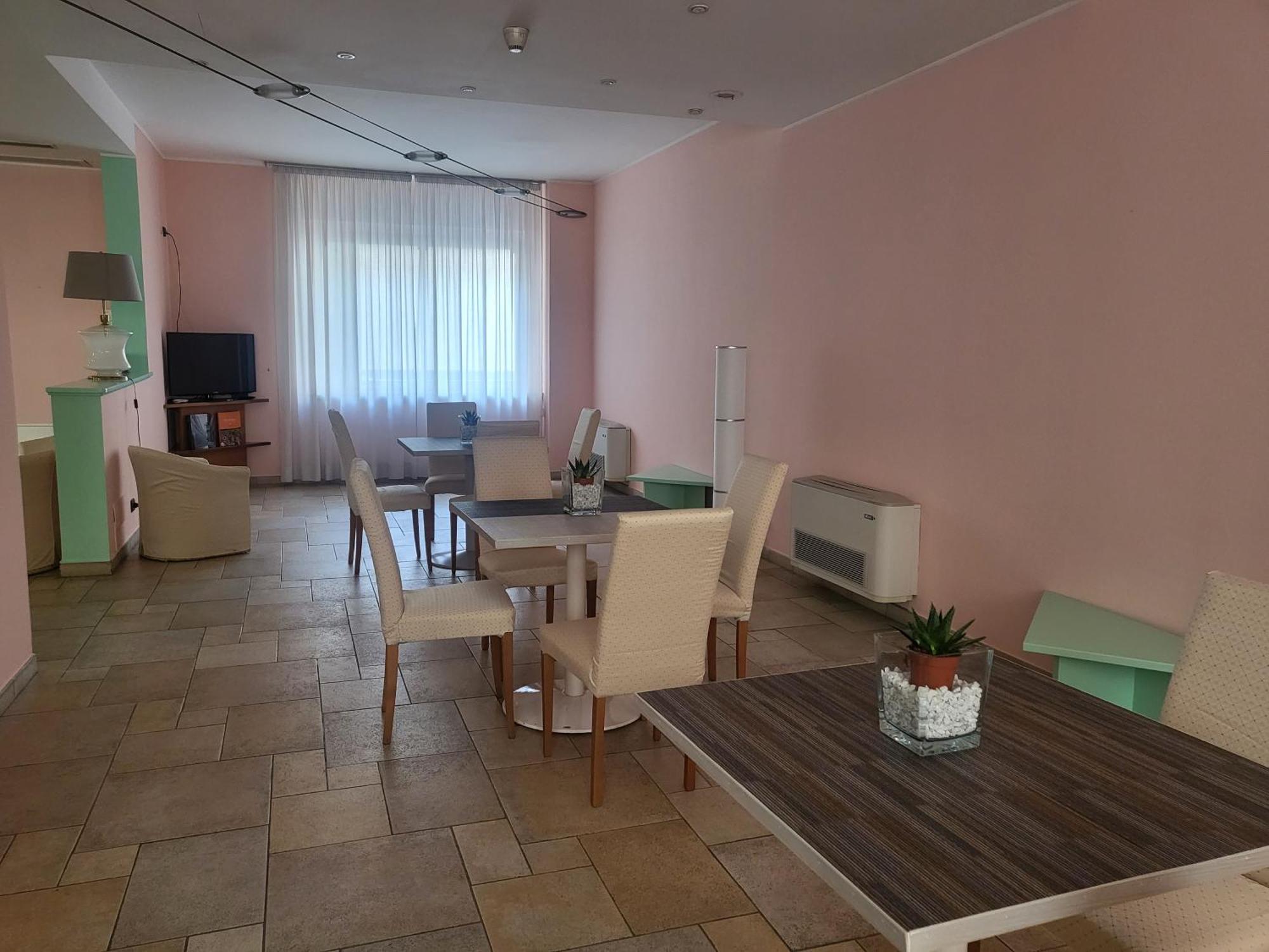 Hotel Lux Алессандрия Экстерьер фото