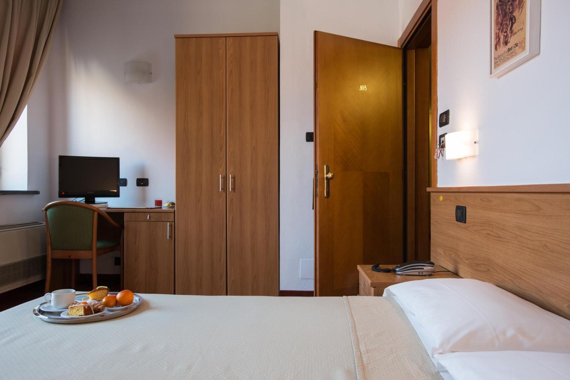 Hotel Lux Алессандрия Номер фото
